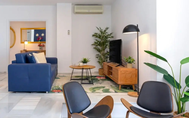 Exclusive 2BD Apartment With Private Terrace in Marbella Royal Gardens