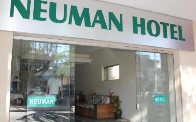 Neuman Hotel