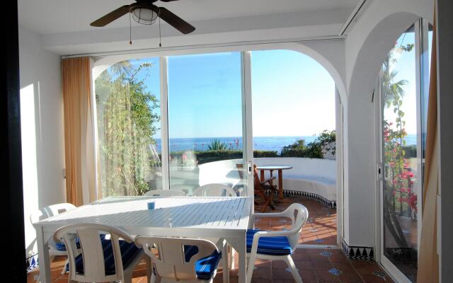 Cosy and bright frontline beach bungalow - Villa Pino - Mijas Costa - CS105