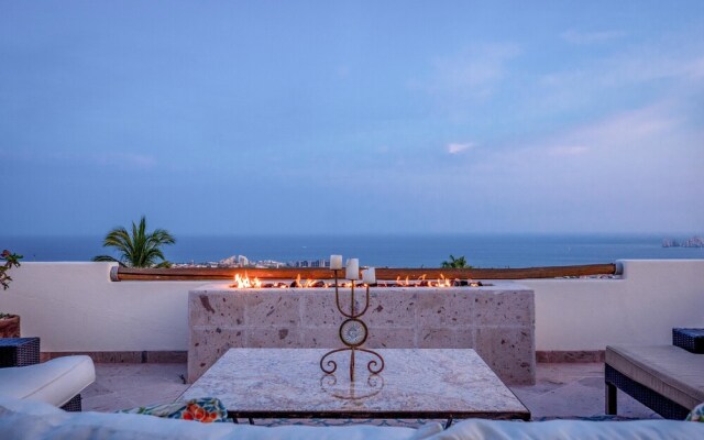 Expansive Views of Famous Cabo Arch: Villa Sirena