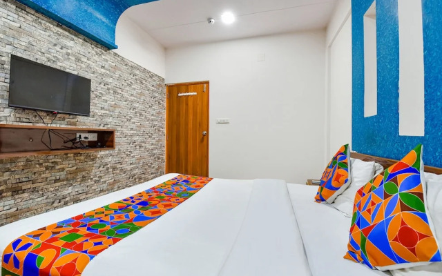 Fabhotel Raj Ratna