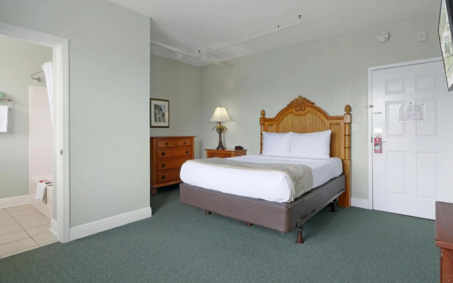 Crystal Bay Historic Hotel