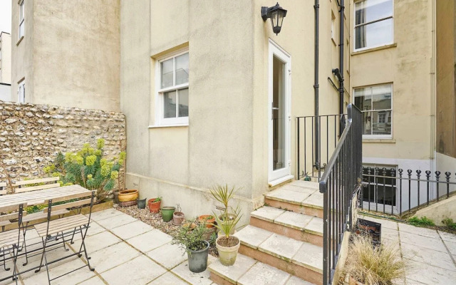 Host Stay Brunswick Place Flat