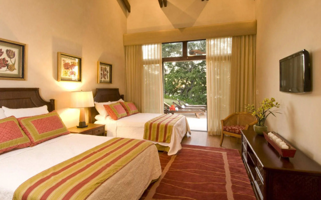 Papagayo Luxury