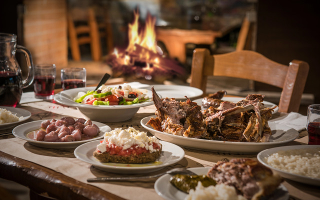 Petousis Hotel & Suites