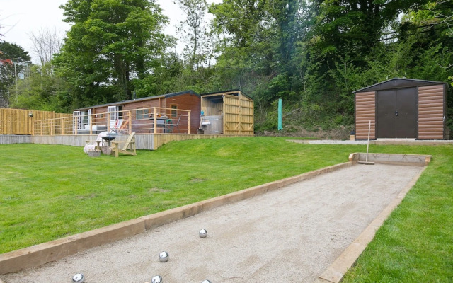 Lazy Lodge