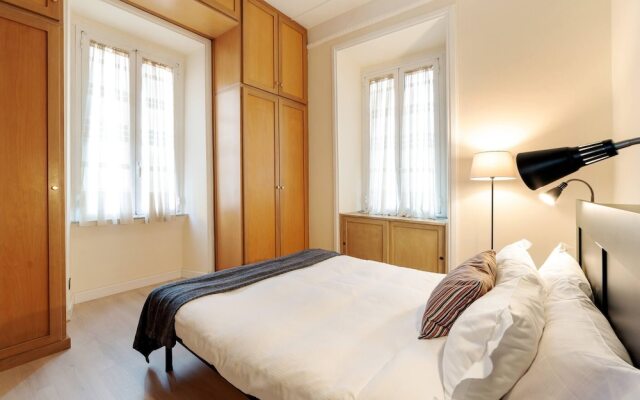 Sunny Flat In Elegant Building Close To Colosseum
