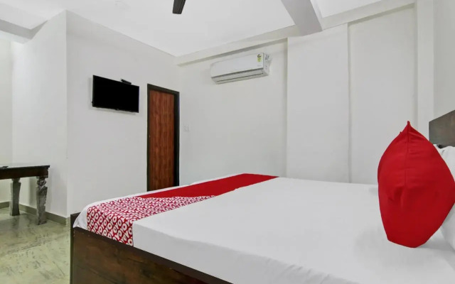 OYO Flagship 70198 Madhuban Residency