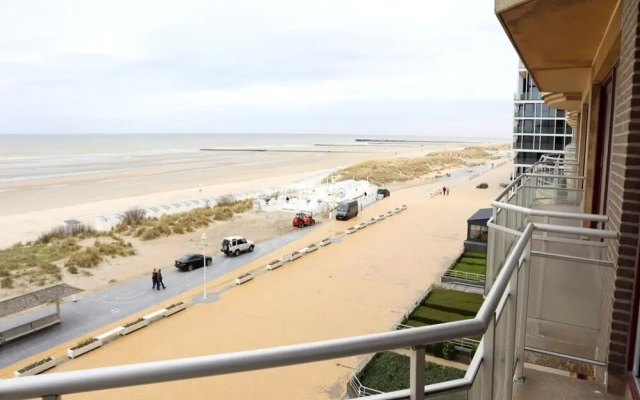 Apartment in Nieuwpoort With Coastal Views
