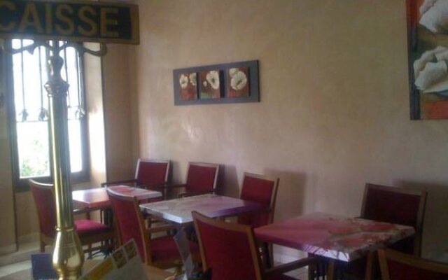 Hôtel Restaurant Le Castel Fleuri