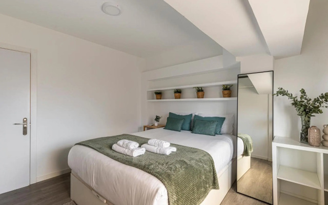 BNBHolder Calm Duplex RETIRO FREE PARKING