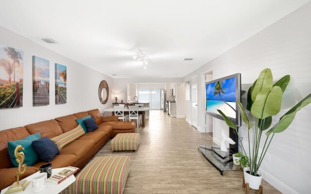 Sunny Waterside A in Dania Beach