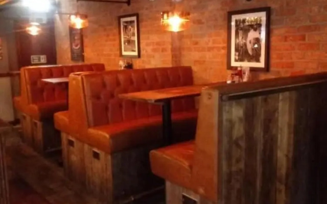 OYO The Castlegate Arms