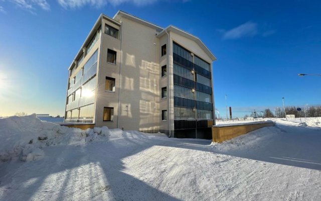 Arctic Penthouse Studio with FREE parking and high-speed Wi-Fi