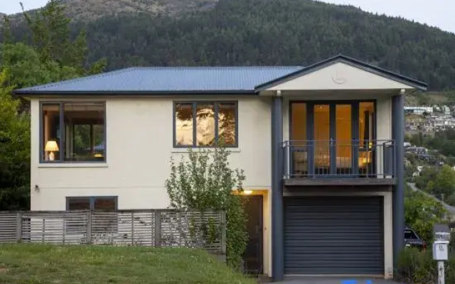 Prime Location | 3 bedroom home | Unlimited WIFI