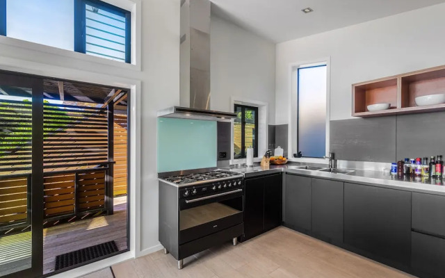 Taonga with panoramic sea views