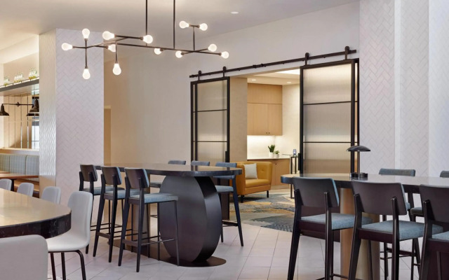 Delta Hotels by Marriott Calgary Airport In-Terminal