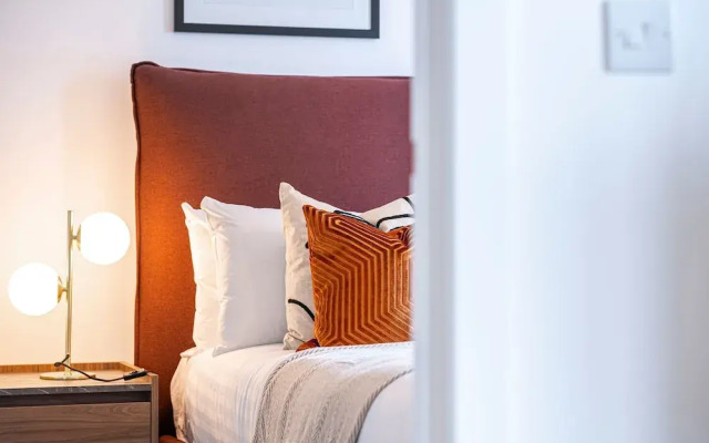 Waterside Flat in Central Leeds