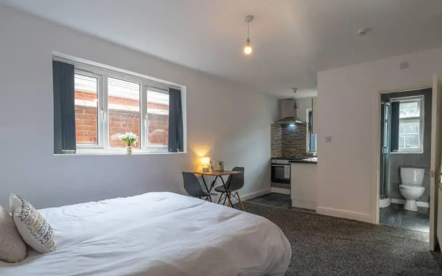 Inviting 1-bed Studio6 in Coventry