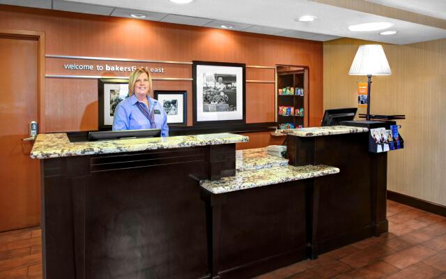 Hampton Inn & Suites Bakersfield/Hwy 58, CA