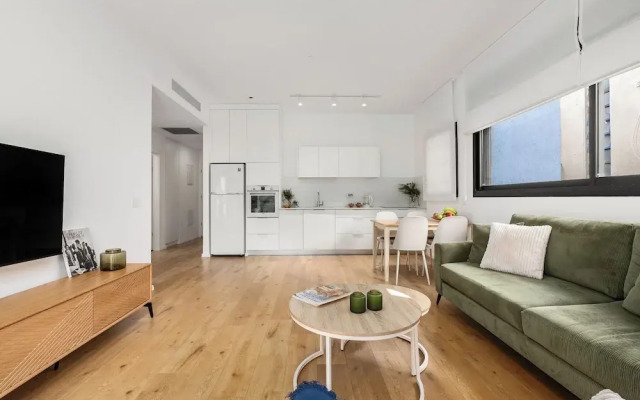 Sunny Chic in TLV Center by Sea N' Rent