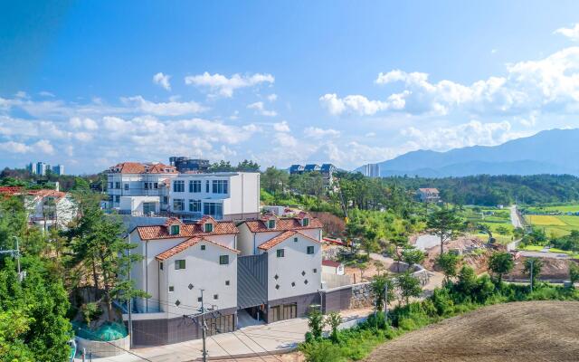 Beclassy Kids Poolvilla Goseong