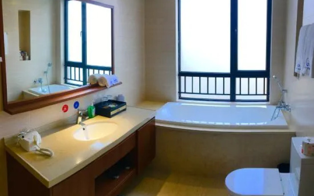 Xinglun International Apartment (Foshan Meidi Wuhu Shop)