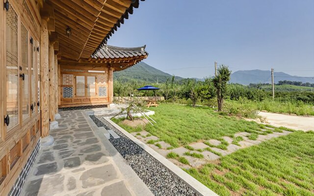 Suncheon Myeongga Hanok Pension