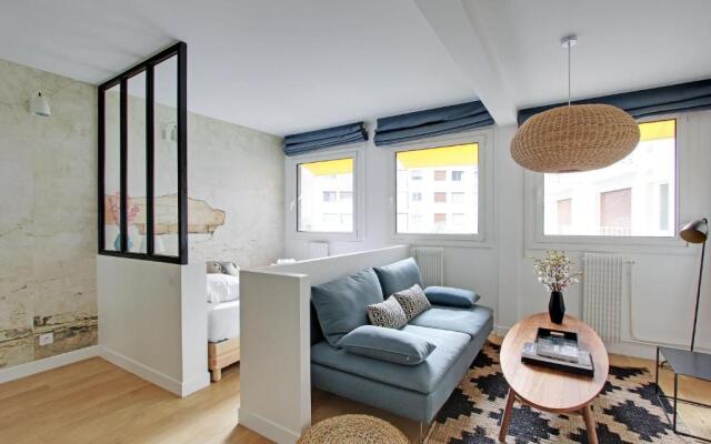 Pick a Flat's Apartment in Eiffel Tower - rue Boulevard de Grenelle