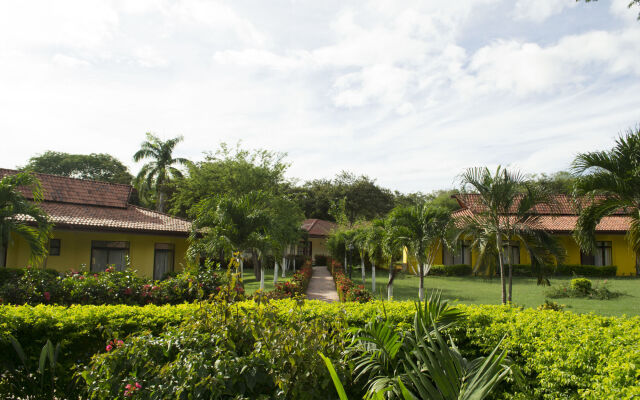 Papagayo Golden Palms Beachfront Hotel