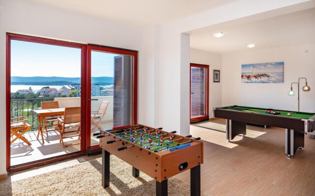 Awesome Home in Sv Filip i Jakov With Sauna, Wifi and 5 Bedrooms
