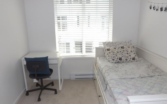 Welcome To Surrey Townhouse