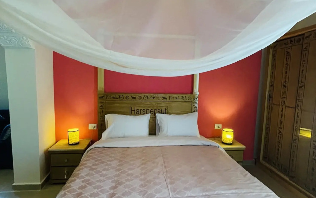 Jewel Howard Carter Hotel