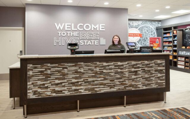 Hampton Inn & Suites Logan