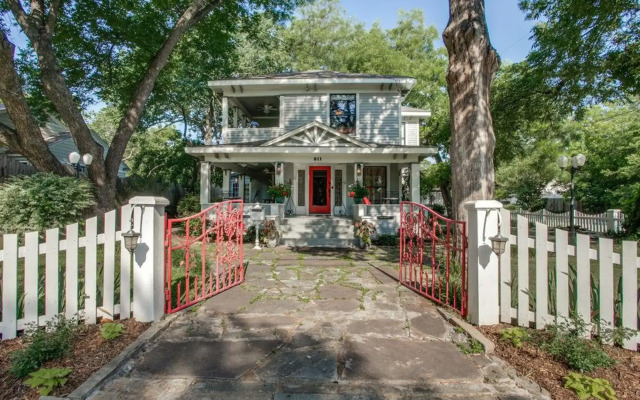 Red Gate Inn