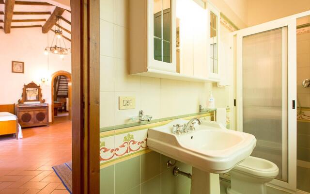 Gorgeous Holiday Home in Montecatini Val di Cecina with Pool