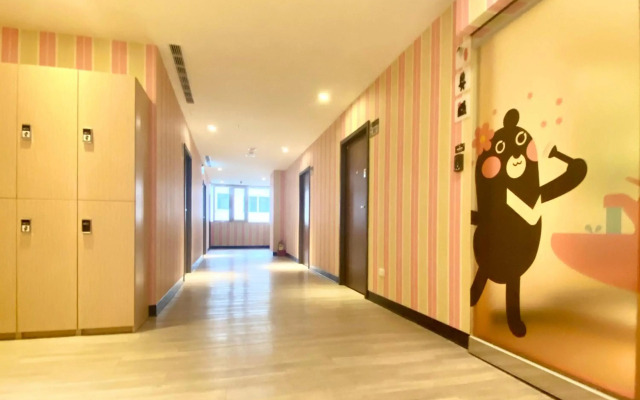Heybear Capsule Hotel