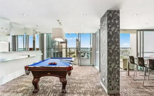 Premium 2BR CBD Apartment With River View Balcony