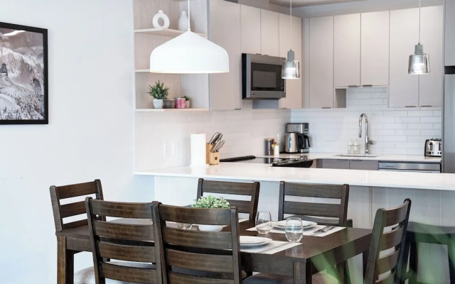 The Grizzly Basin by Revelstoke Vacation