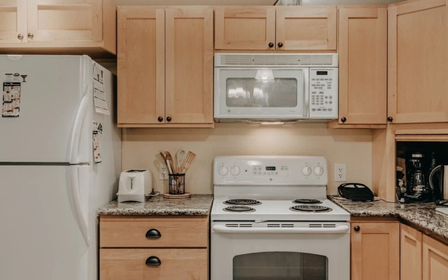 40gs Wifi - W/D Hot Tub - Sleeps 8