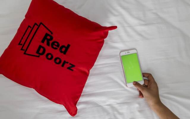 RedDoorz near Binus Anggrek