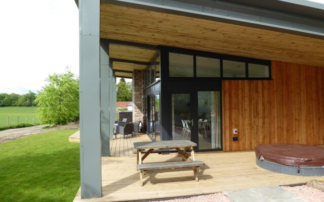 Oak Lodge