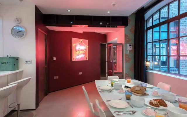 Luxurious Loft Central Soho - 3 Bedrooms Office