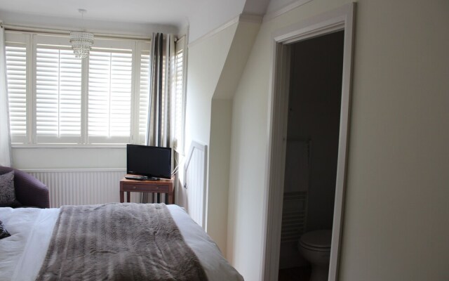 Cranleigh House Bed And Breakfast