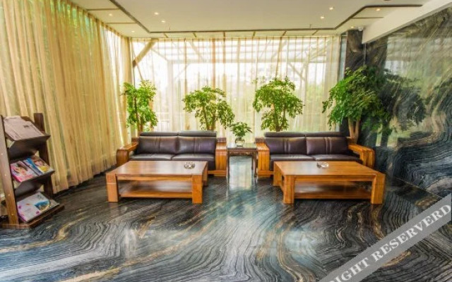 Suining Fanglin Jincheng Hotel