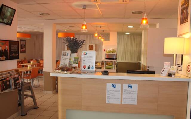 First Inn Hotel