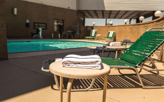Red Roof Inn Tulsa