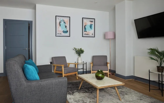 Ealing Broadway by Viridian Apartments