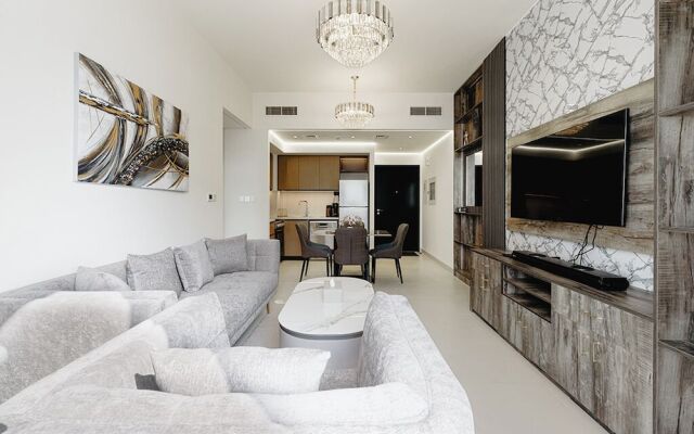 Stayis-Luxury 1 BR with City SkylineView