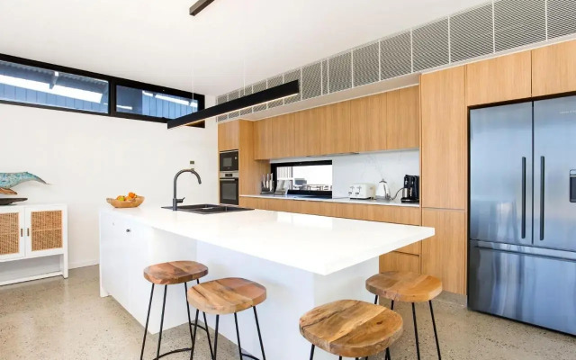 Banksia I Absolute Beachfront
